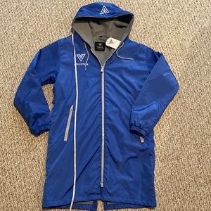 Swim parka size M runs small, fits S better.Blue.